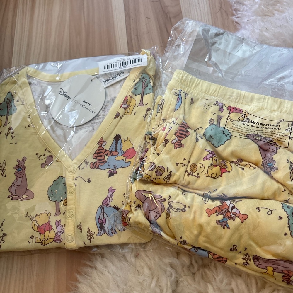 BNWT Little Sleepies Winnie the Pooh Women’s two piece pajamas size L